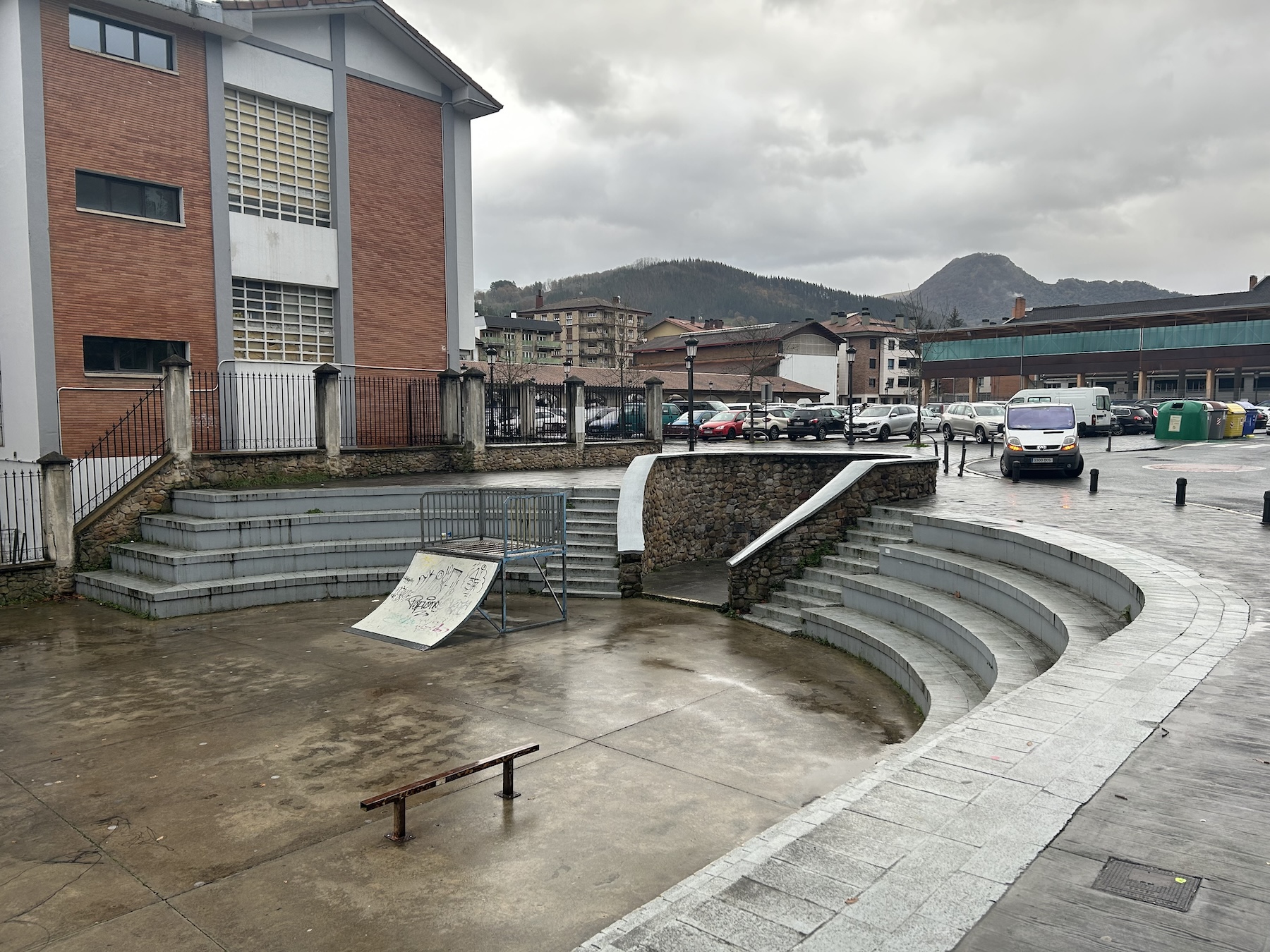 Euskadi Enparantza Plaza Skatepark